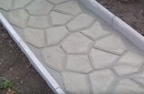 Видео мастер-класс по изготовлению садовой дорожки из цементно-песчаного раствора