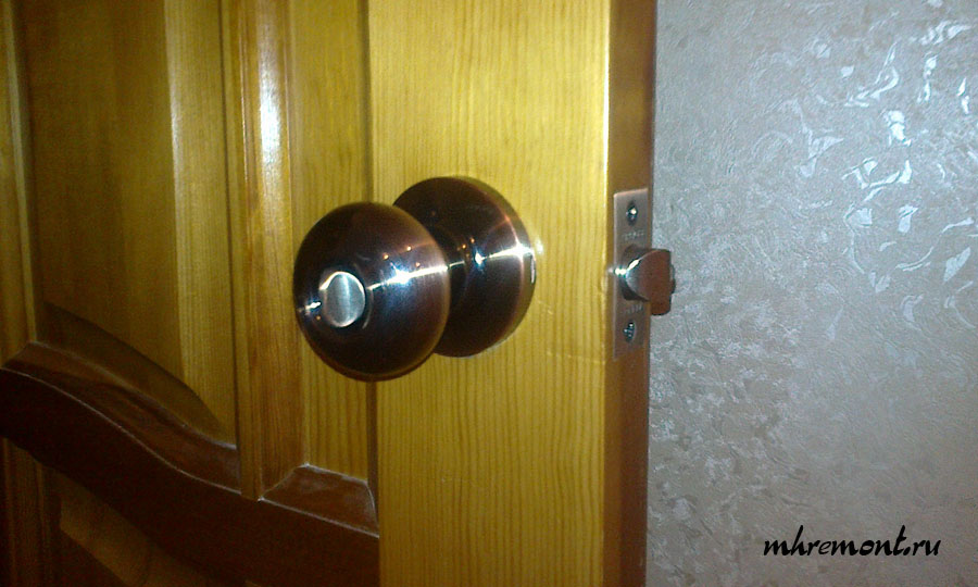 Как поменять дверную ручку на межкомнатную дверь?