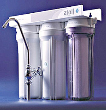 Многоступенчатый проточный фильтр для воды.
