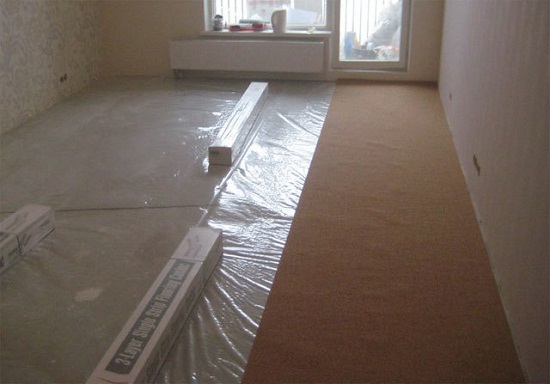 Как правильно уложить ламинат на бетонный пол?